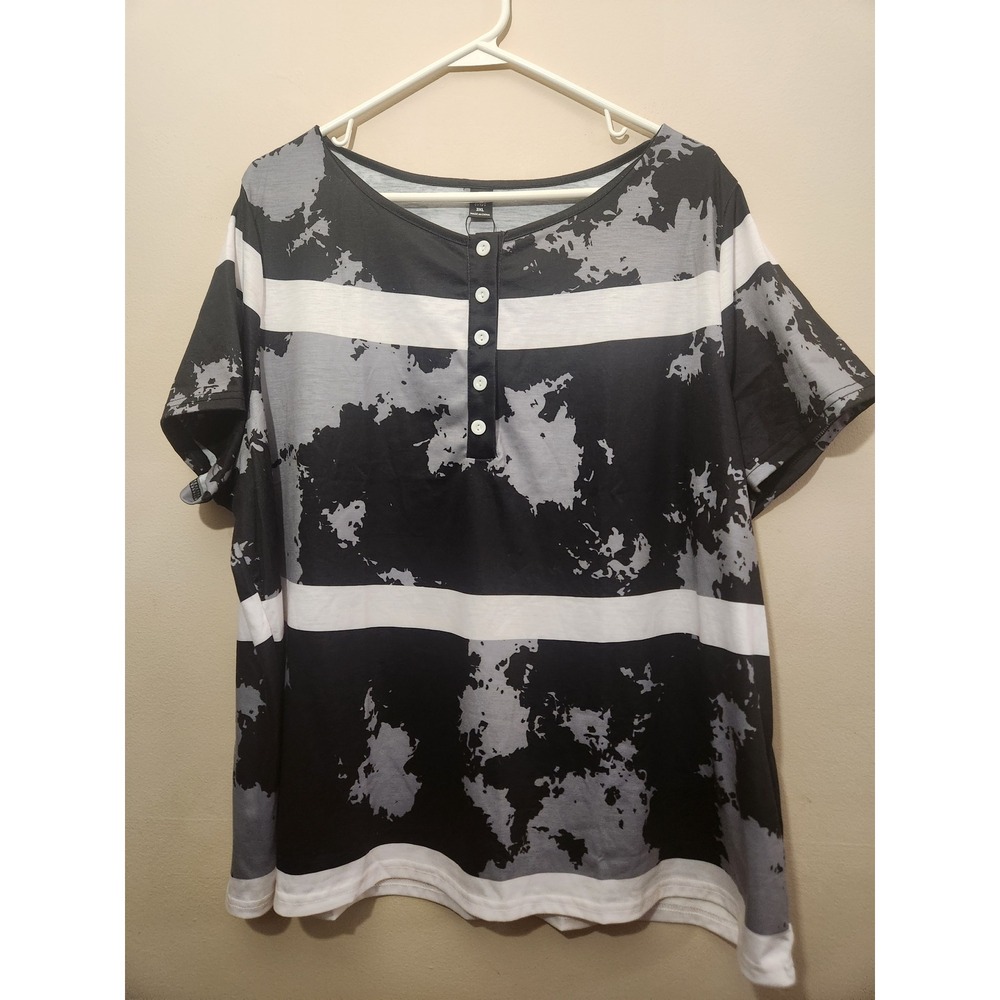 Shein Curve 3XL Henley Top Black Grey White Abstract Stripe Short Sleeve‎ NWOT